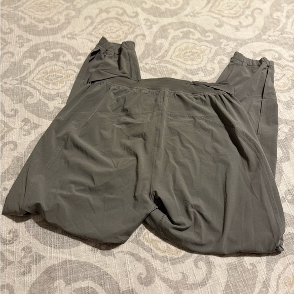 Lululemon Adapted State High Rise Jogger Airflow Carbon dust 8 - Picture 4 of 8